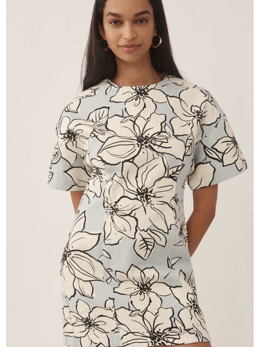 NWT Women's Light Blue Floral Short-Sleeve Denim Dress